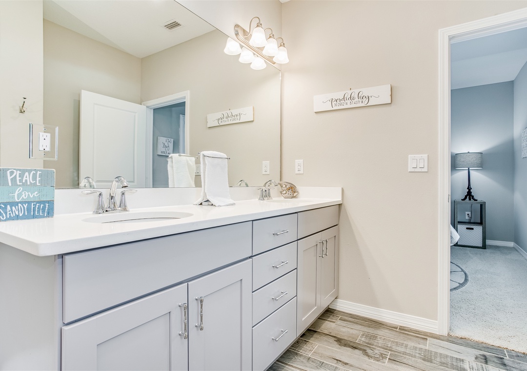 Lost Key Agua Azul Guest Bathroom #1