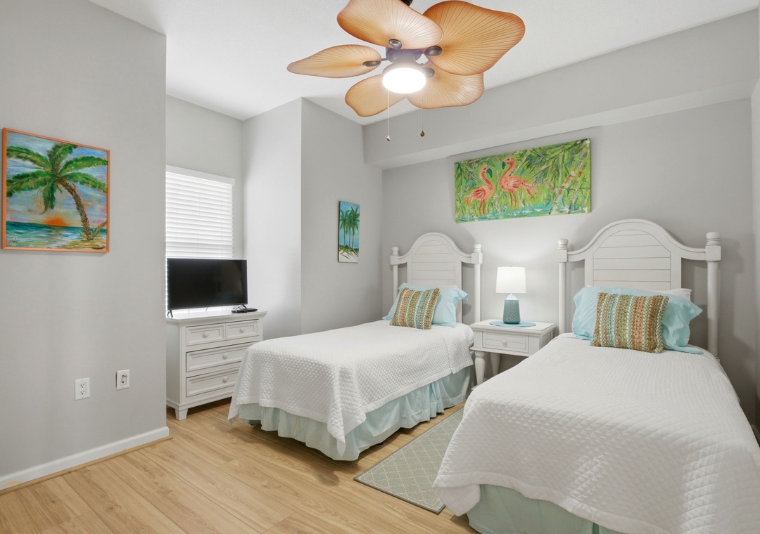 Windemere 906- Bedroom 2 & TV