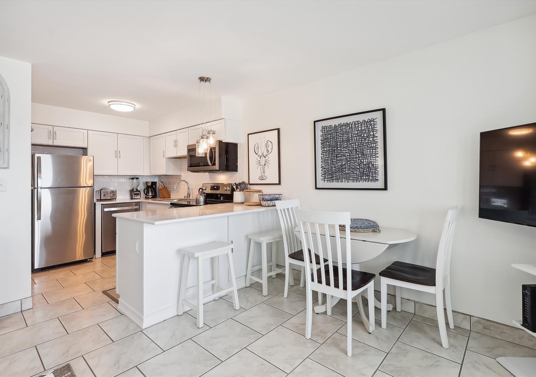 Perdido Skye 25 Dining Area