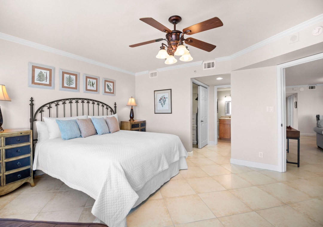 Sea Spray Unit 922 - Primary Bedroom