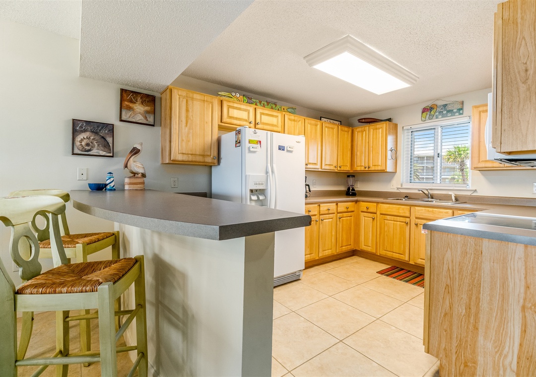 Sandy Key 233 Kitchen Bar with Seating for 2