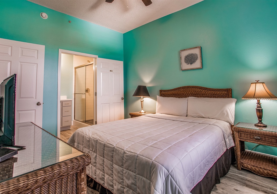 Spanish Key 206 Guest Bedroom #1 Queen Bed