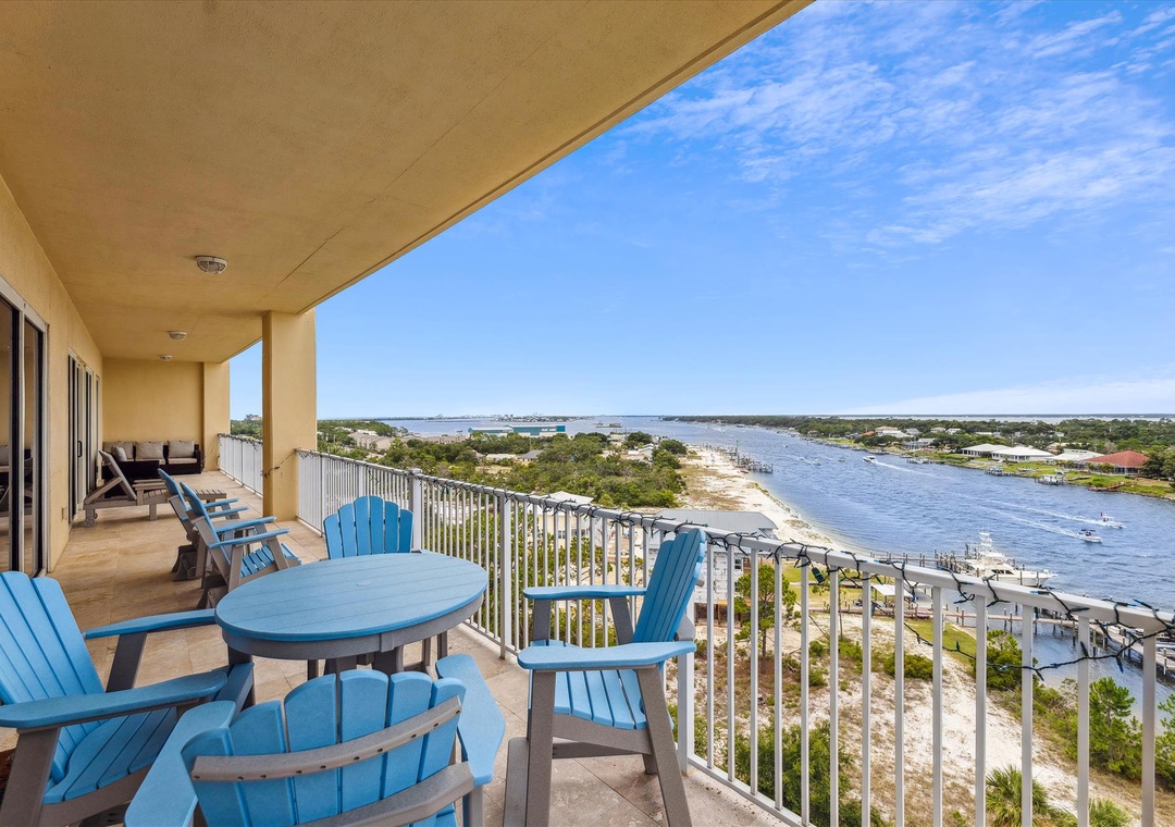 Sailmaker 901 Balcony View with Table and Chairs