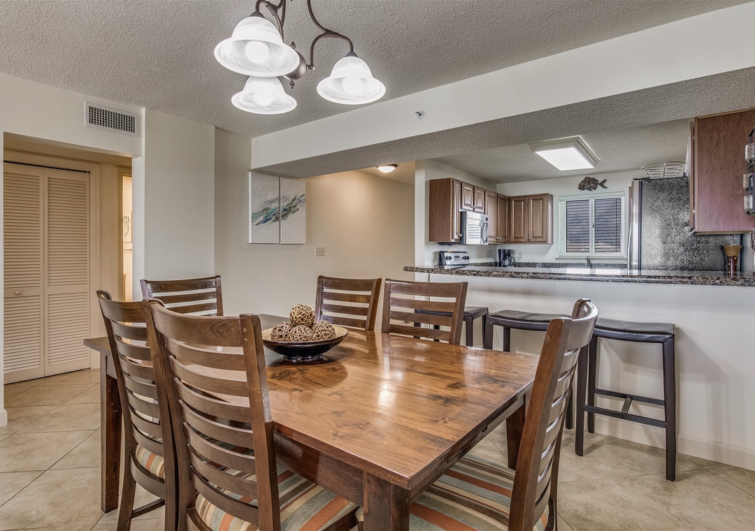 Sandy Key 536 Dining Room