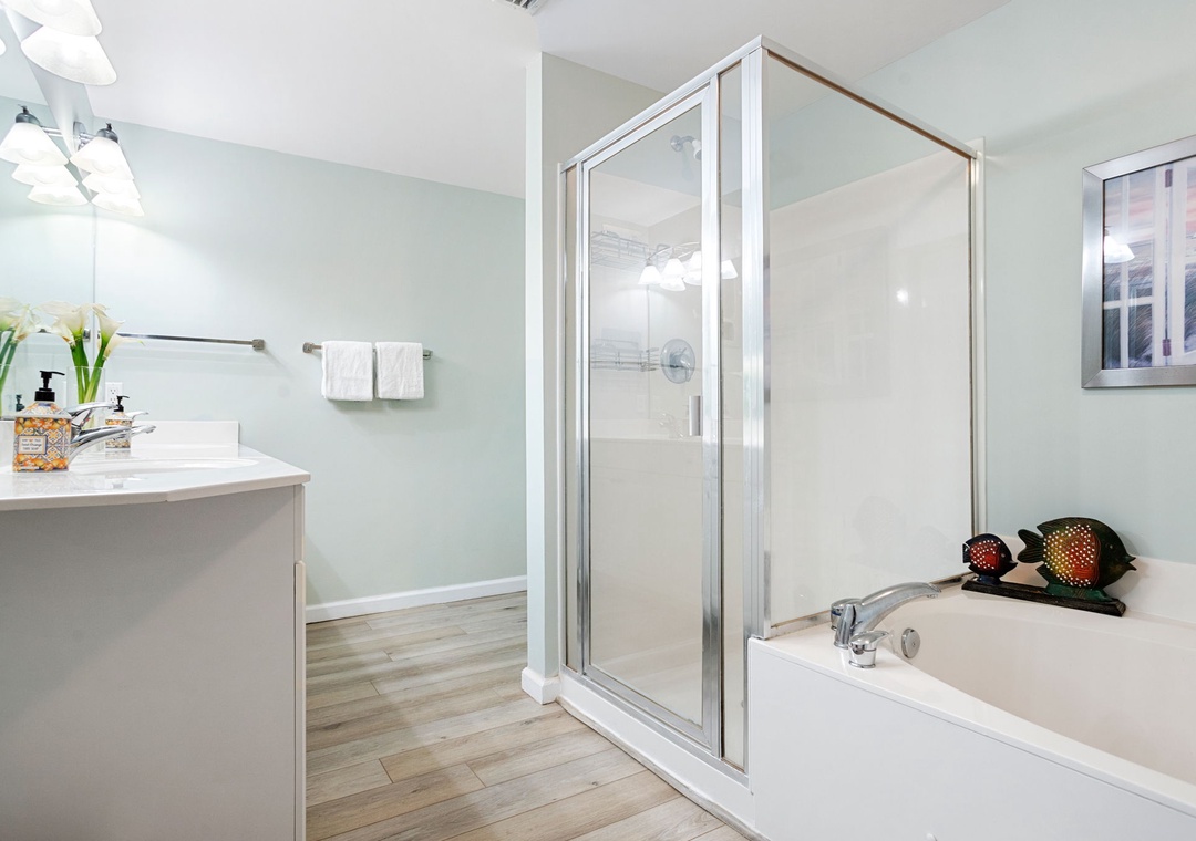 Windemere 803 - Bathroom 1 with Shower