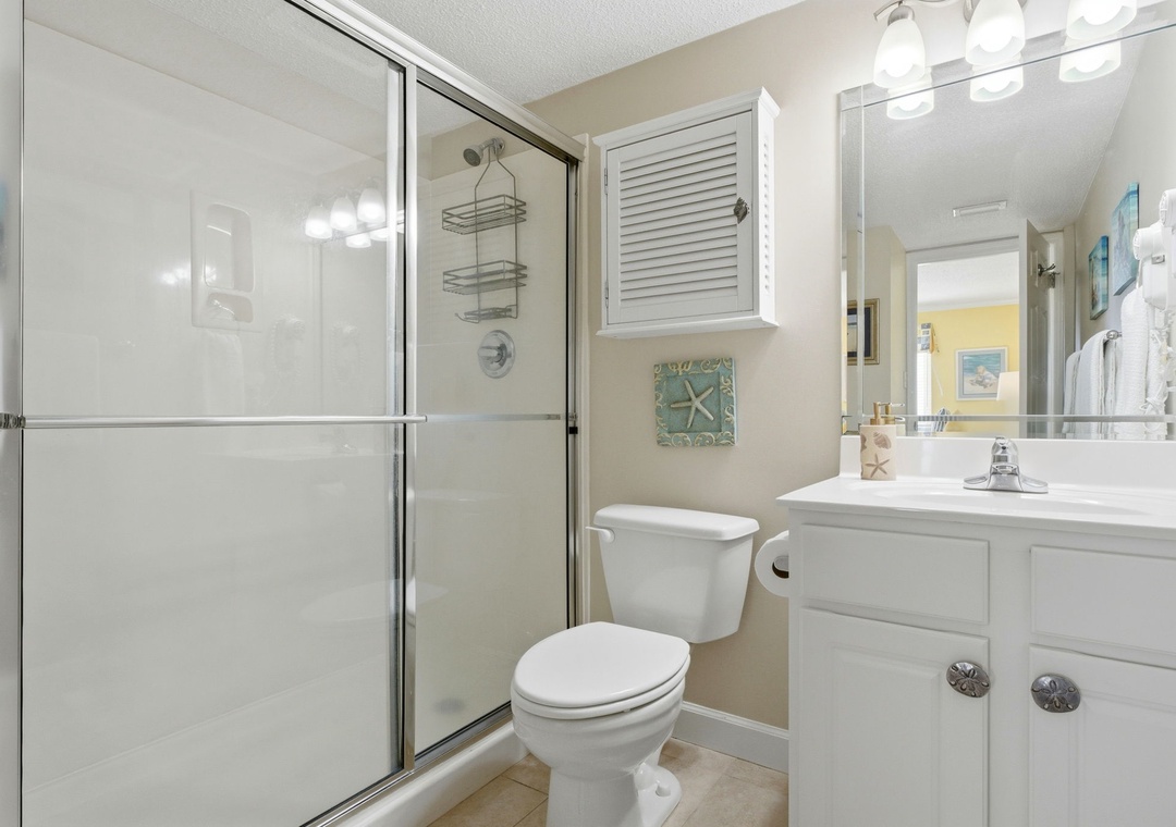 Sandy Key 821- Bathroom 1