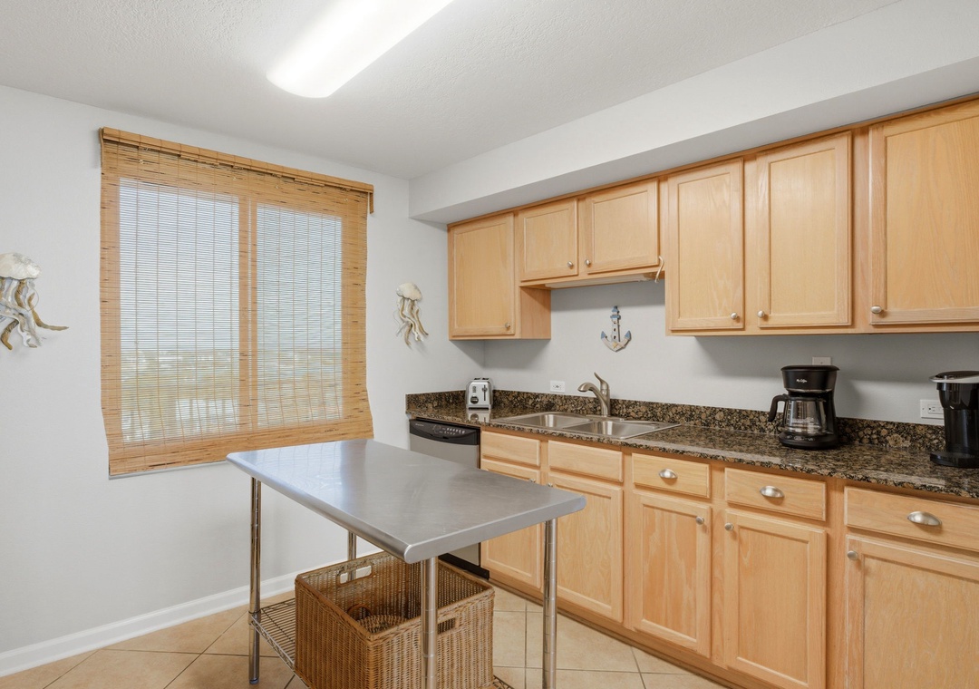 Perdido Towers 707- Kitchen