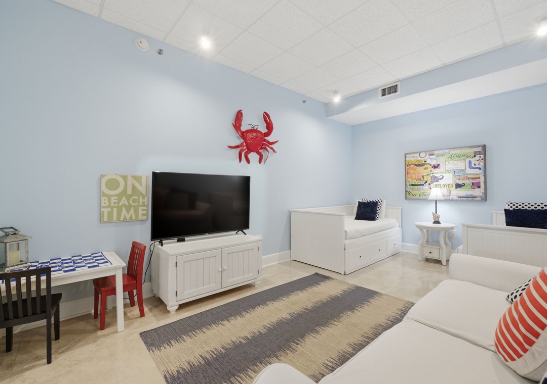 Sailmaker 901- View of TV Room