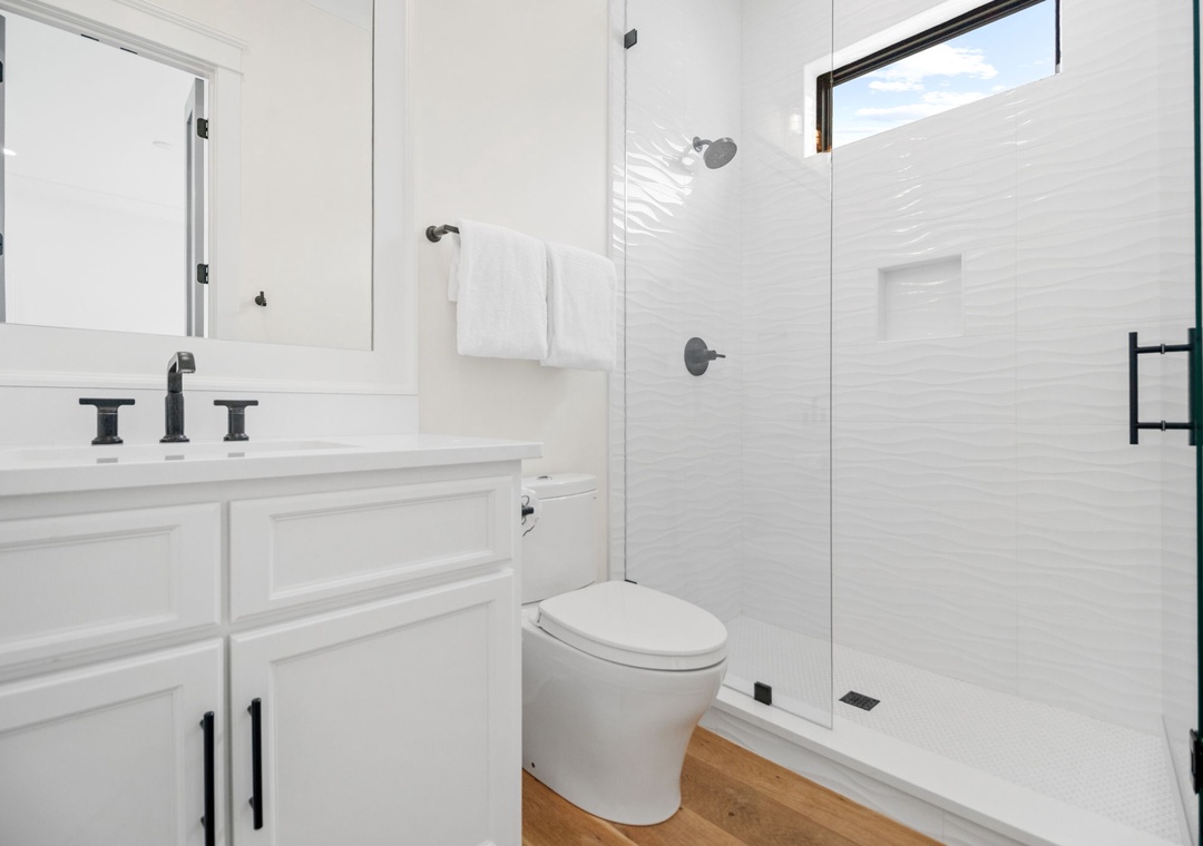 Azura - Second Floor - Sixth Bathroom