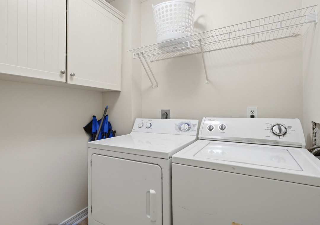 Ocean Breeze East 702- Laundry