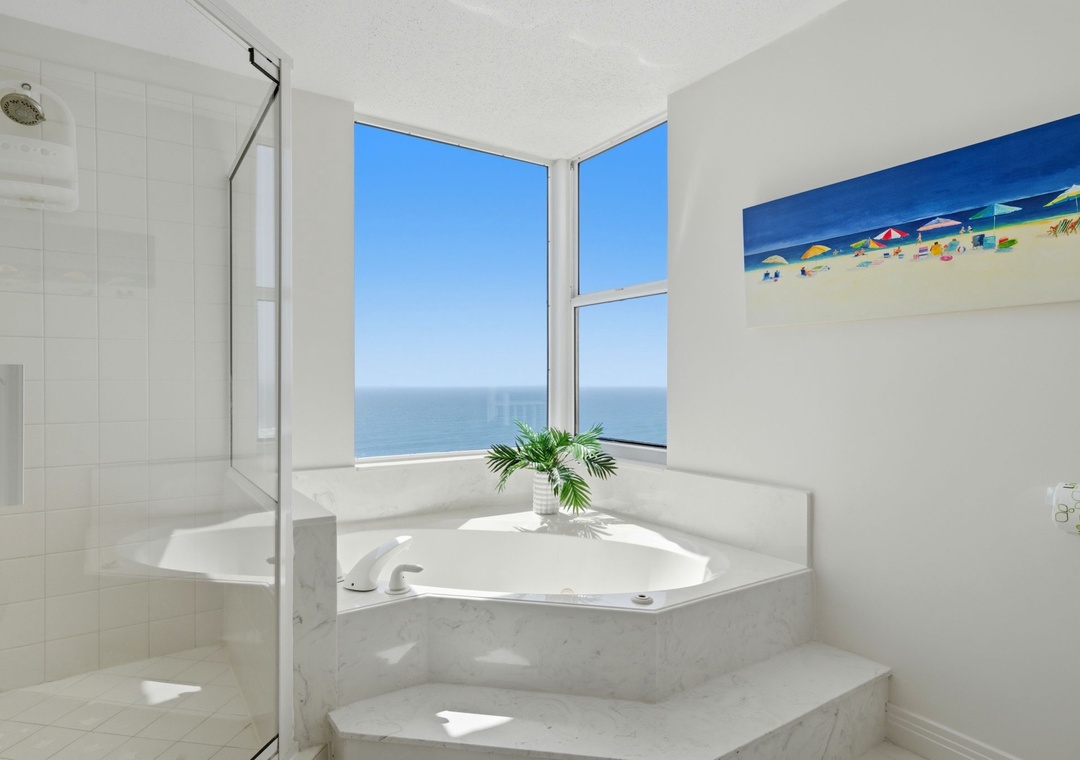 Beach Colony West 15C- Bathroom 1 Jetted Tub & Shower