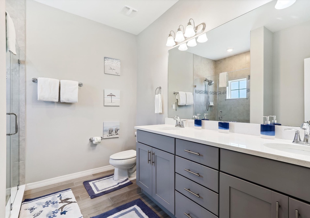 upper level-primary bath-124867_194