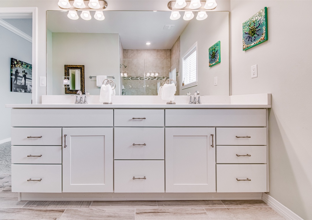 Lost Key Golf Coast Villa Guest Bathroom #1