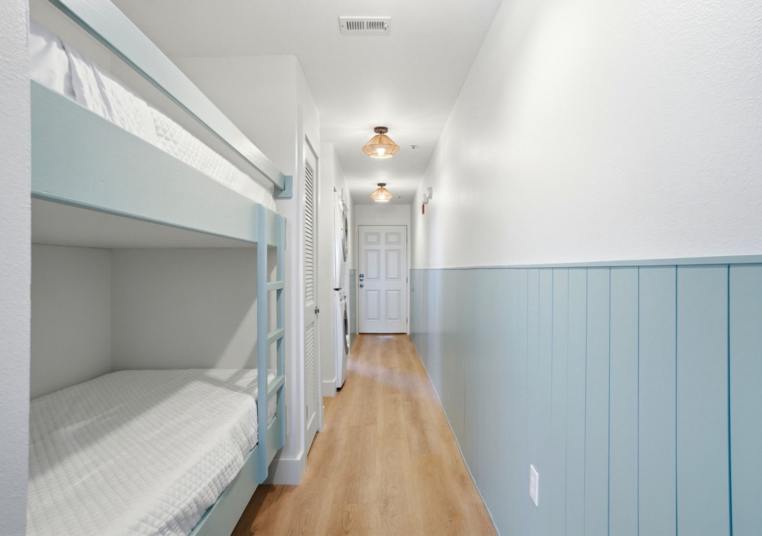 Grand Caribbean 411W- Bunks