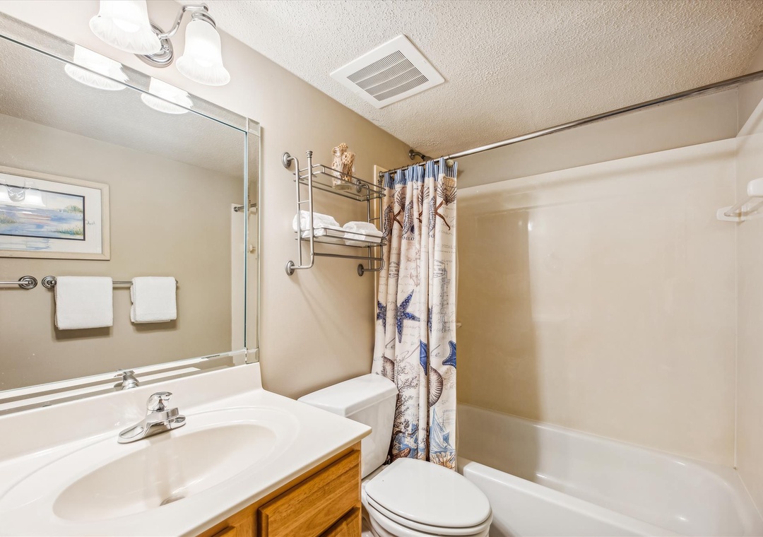 Sandy Key 436 Interior Bath-128899101