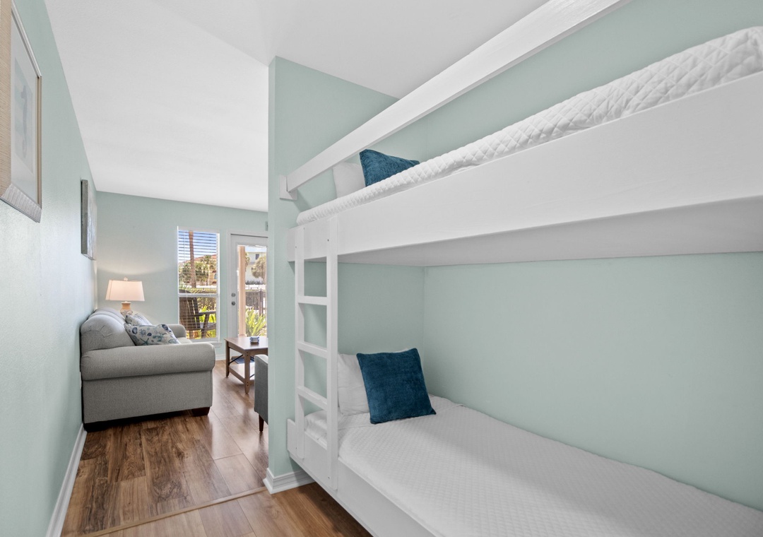 Grand Caribbean 107E - Bunk Beds