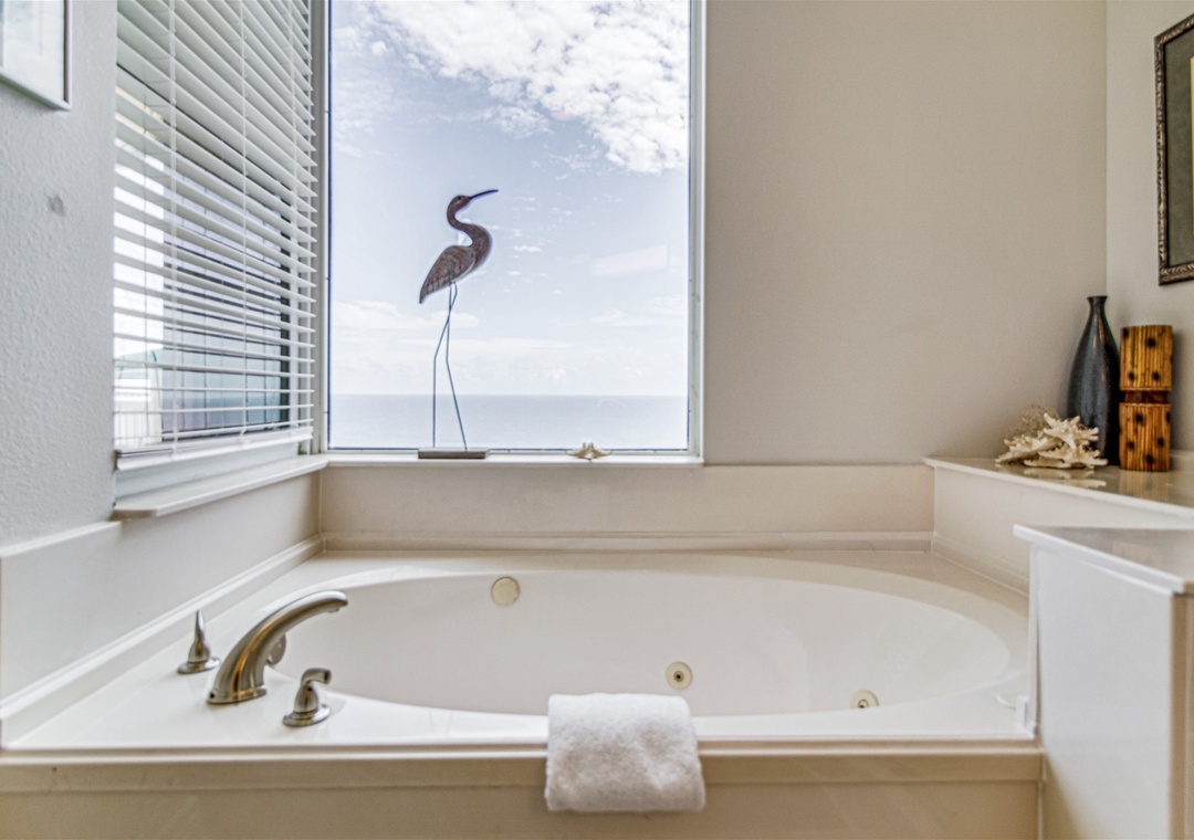 Beach Colony Tower 15A Master Bathroom Jetted Tub