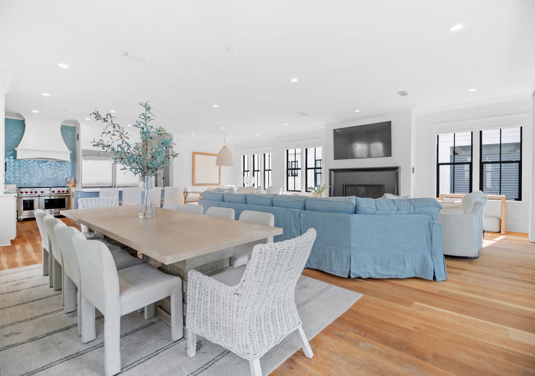 Azura - First Floor - Dining