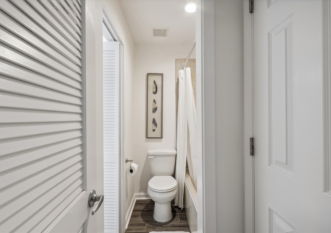 main level-bath-125750_080