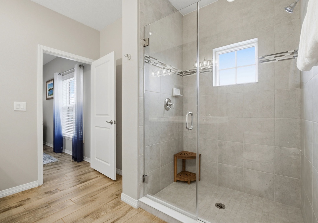 Lost Key Toes in the Sand Bathroom 1 Tiled Shower