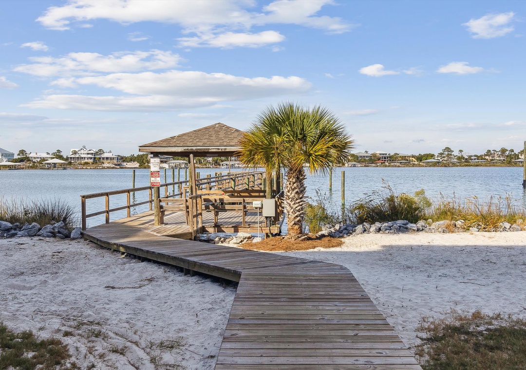 amenity-molokai villas boat dock-126171_223