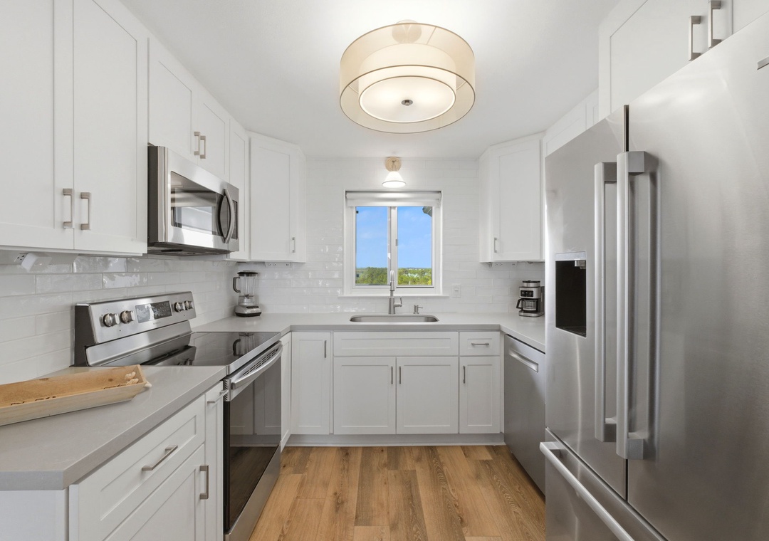 Sandy Key 822- Updated Kitchen View