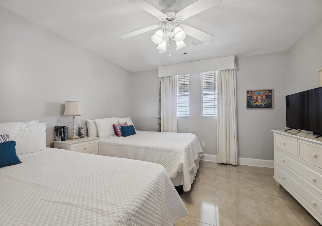 Sailmaker 901 Guest Bedroom #1