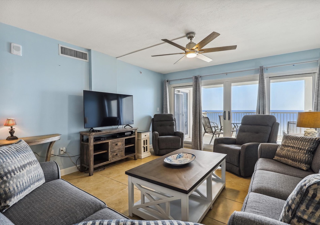 Sandy Key 621 Living Room TV and Seating