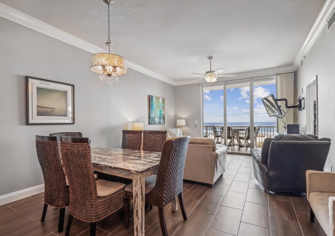 spansihkey204diningarea18a3341