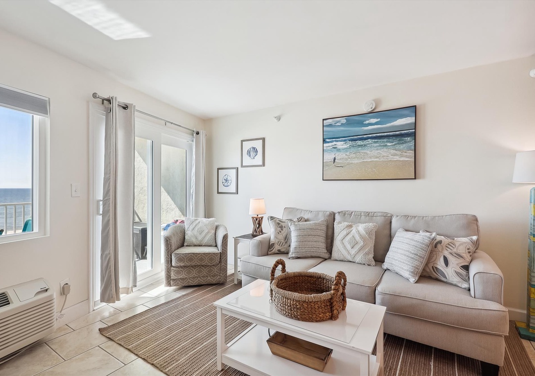 interiors-living area-119484046