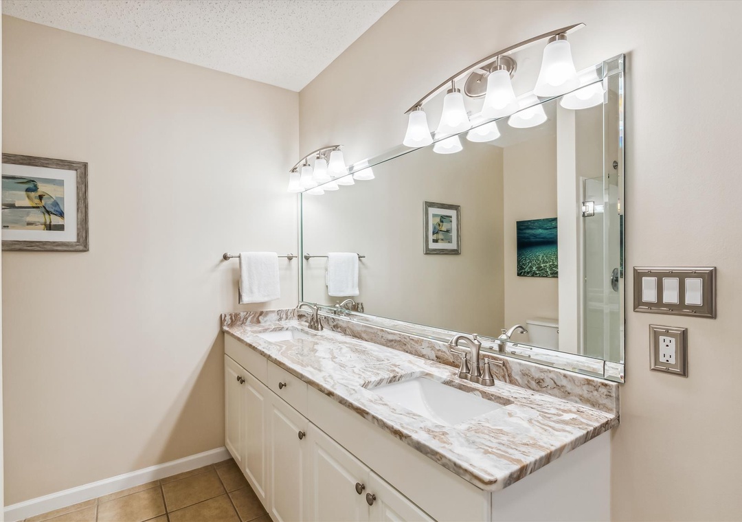 Windemere 407 Guest Bathroom #1