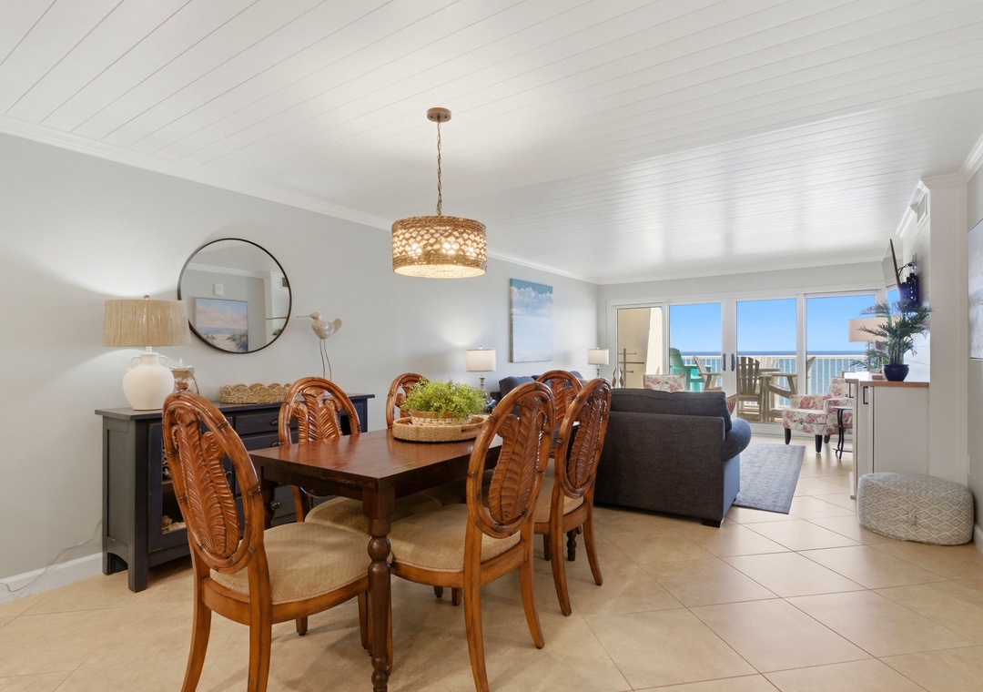 Sandy Key 818- Dining Room & Living Room View
