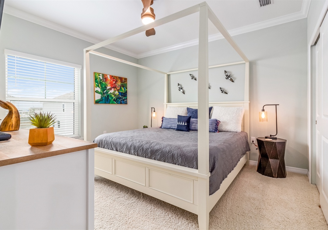 Lost Key The Macaw House Guest Bedroom #1 King Bed