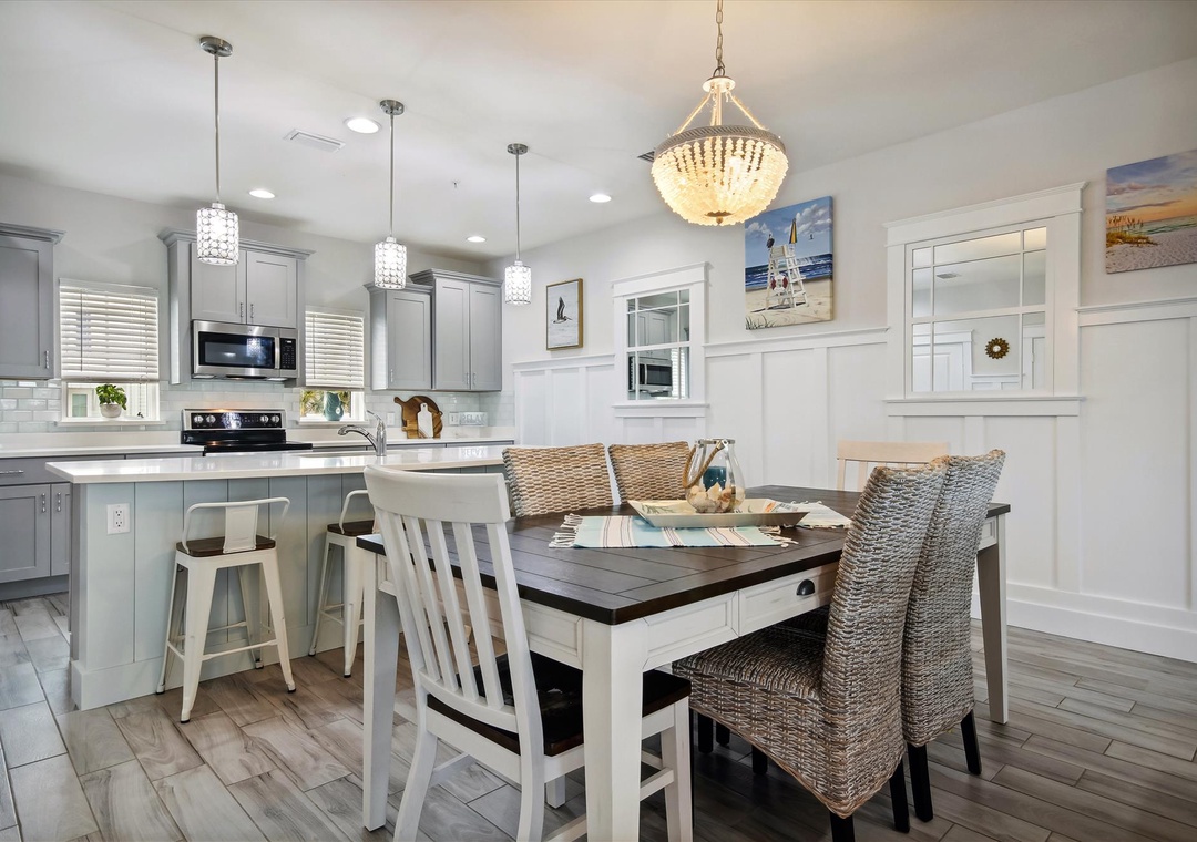 Lost Key Pelicans Paradise Kitchen and Dining Room