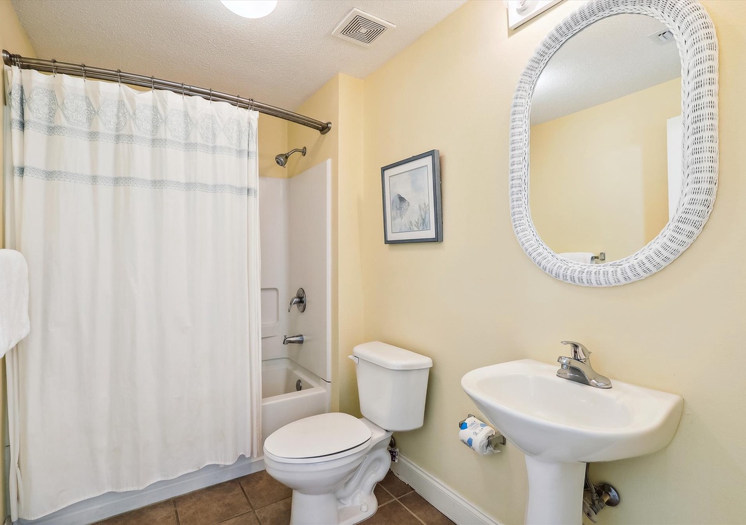 main level-bath-124901_231