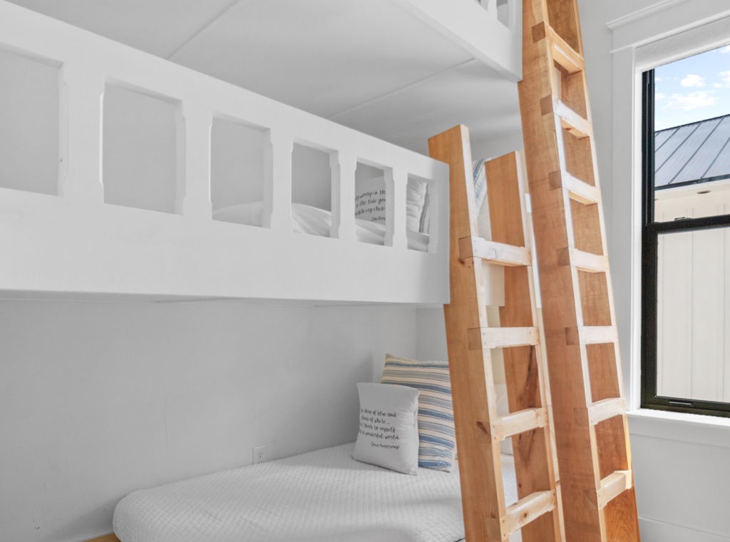 Azura - Second Floor - Bunk Room