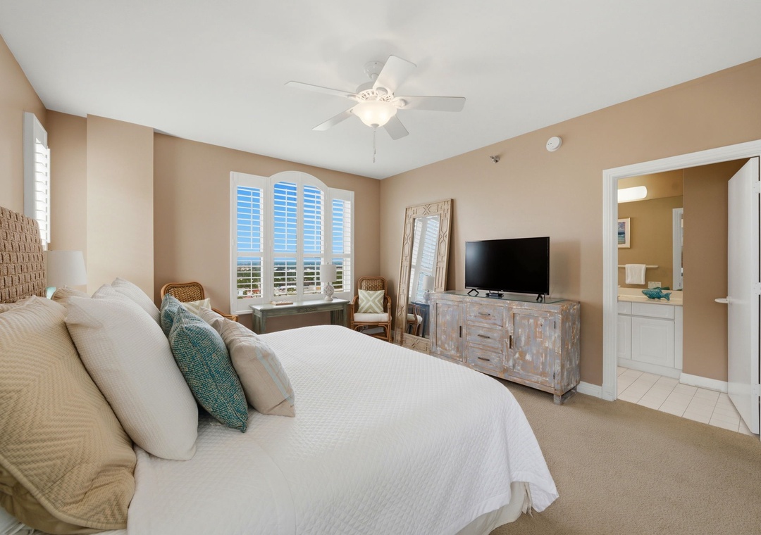 Beach Colony Tower PH1D- Bedroom 2 with TV & Bathroom 2 Entrance