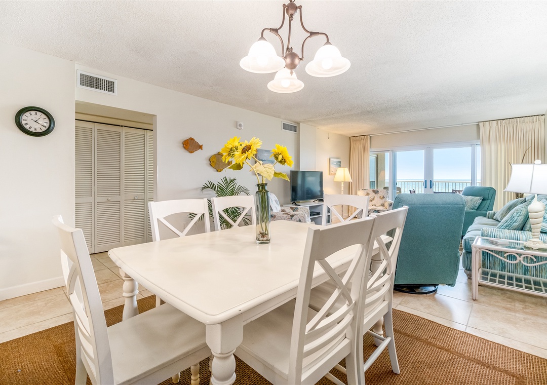 Sandy Key 233 Dining Room
