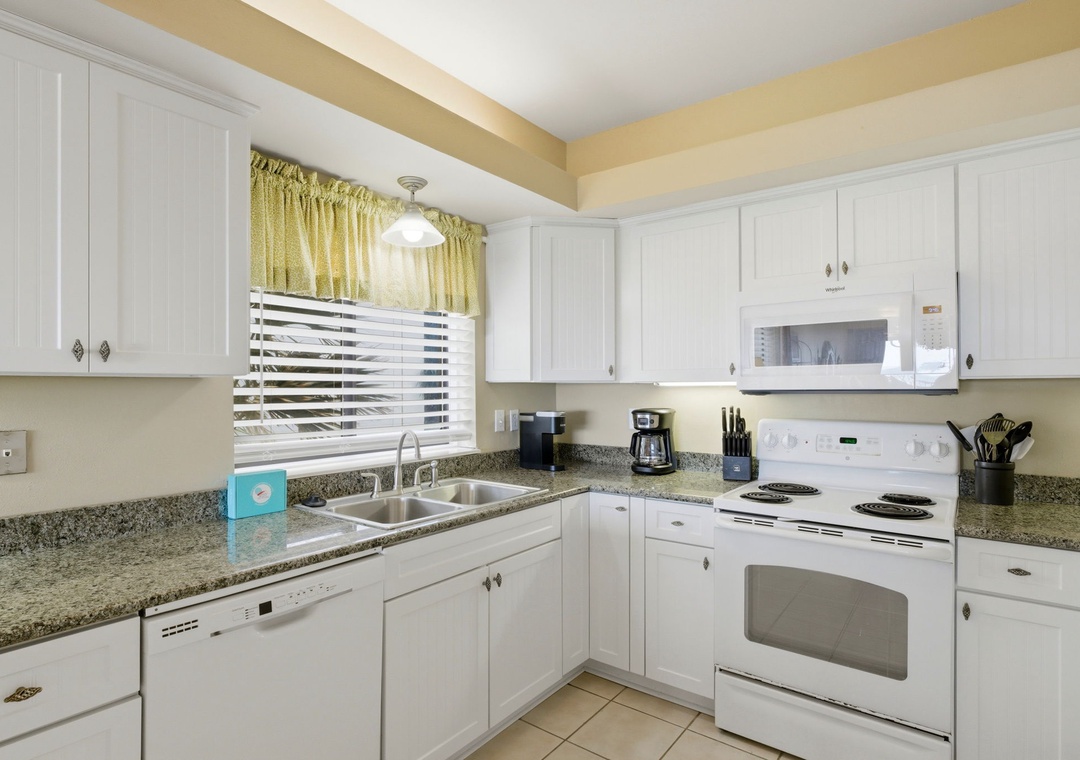 Shipwatch D204- Kitchen