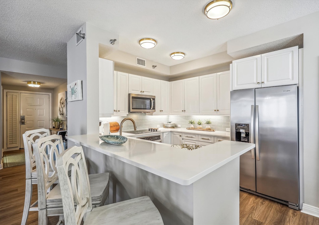 Beach Colony Tower PH1A (16A) Kitchen Bar Seating for Two