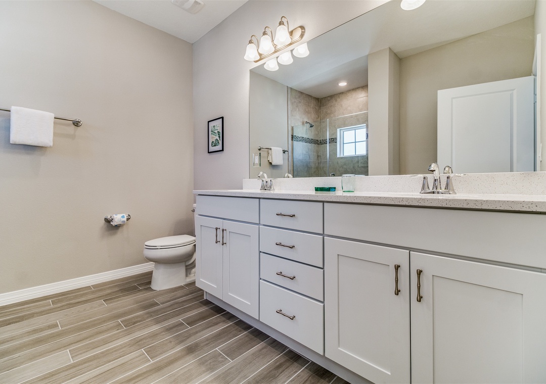 Lost Key Kokomo Guest Bathroom #1