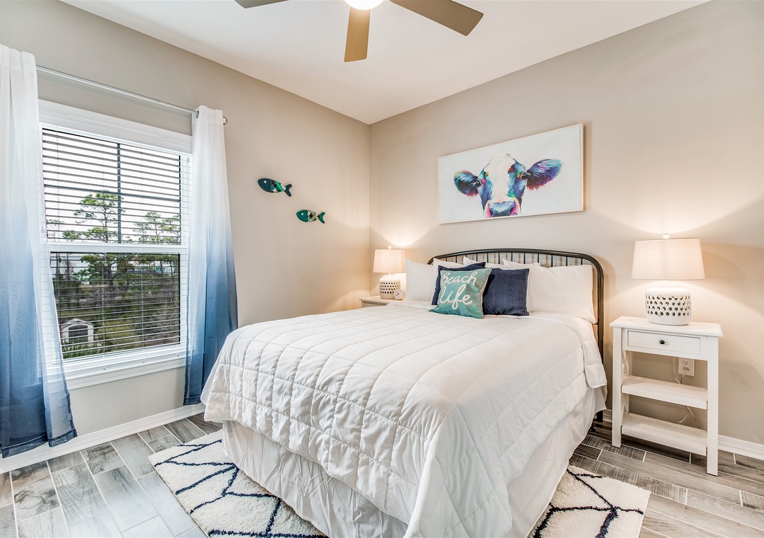 Lost Key Toes in the Sand Guest Bedroom #2 Queen