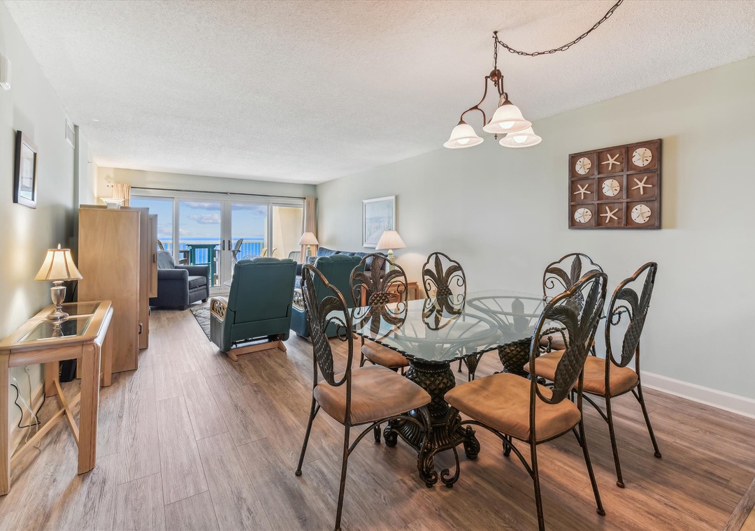 Sandy Key 817 Dining Room and Living Room