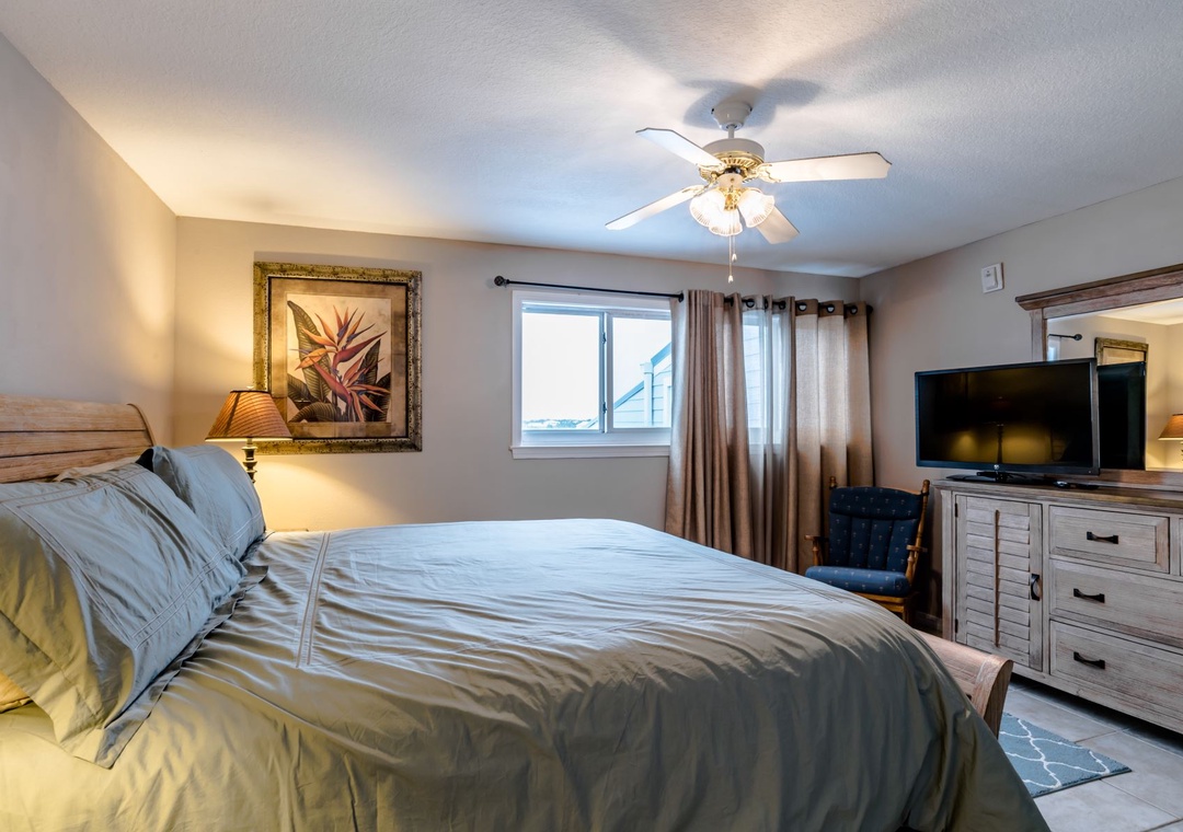 Sundown D32 Guest Bedroom #1 King Bed