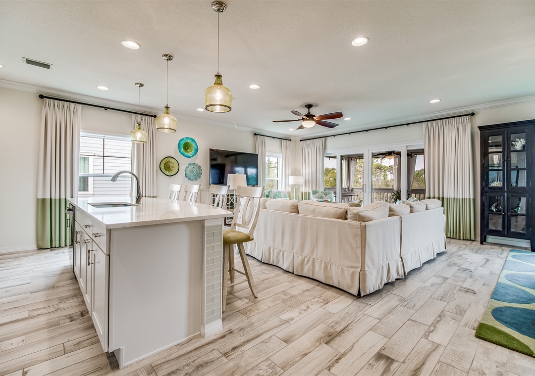 Lost Key Csta on the Key Kitchen and Living Room