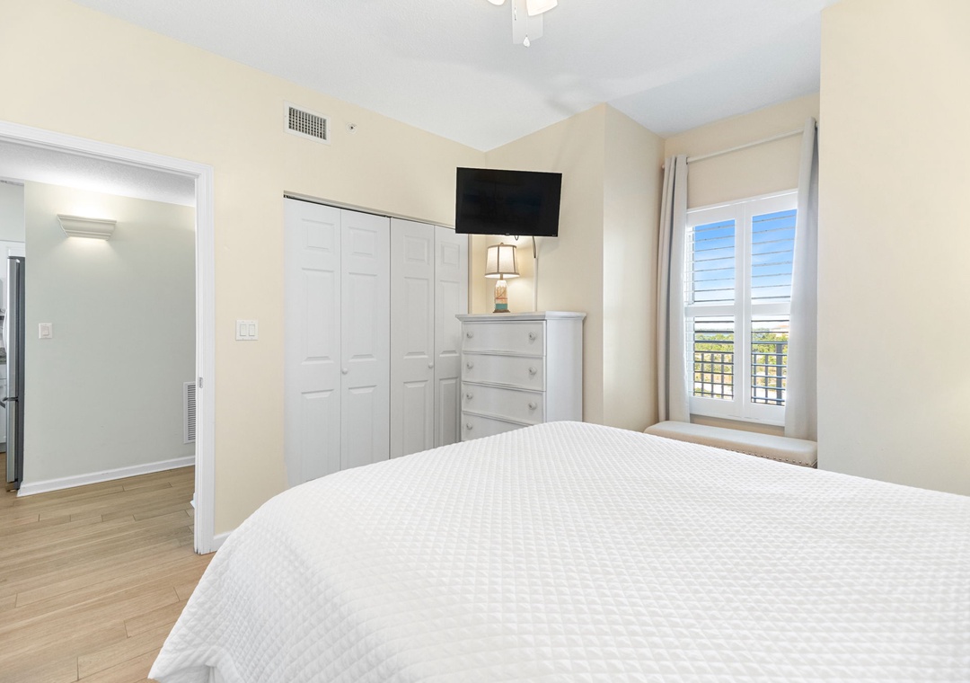 Windemere 706- Bedroom 2 & TV View