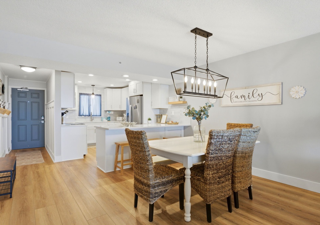 Sandy Key 622- View of Dining Room & Kitchen