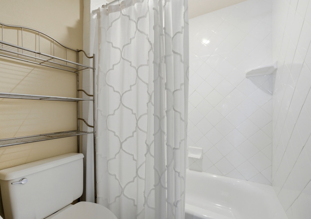 Shipwatch D204- Bathroom 1