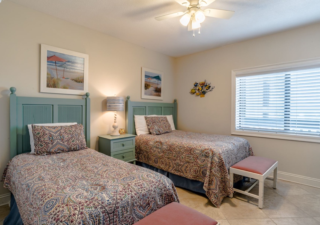 Shipwatch D803 Guest Bedroom #2 Double and Twin Beds