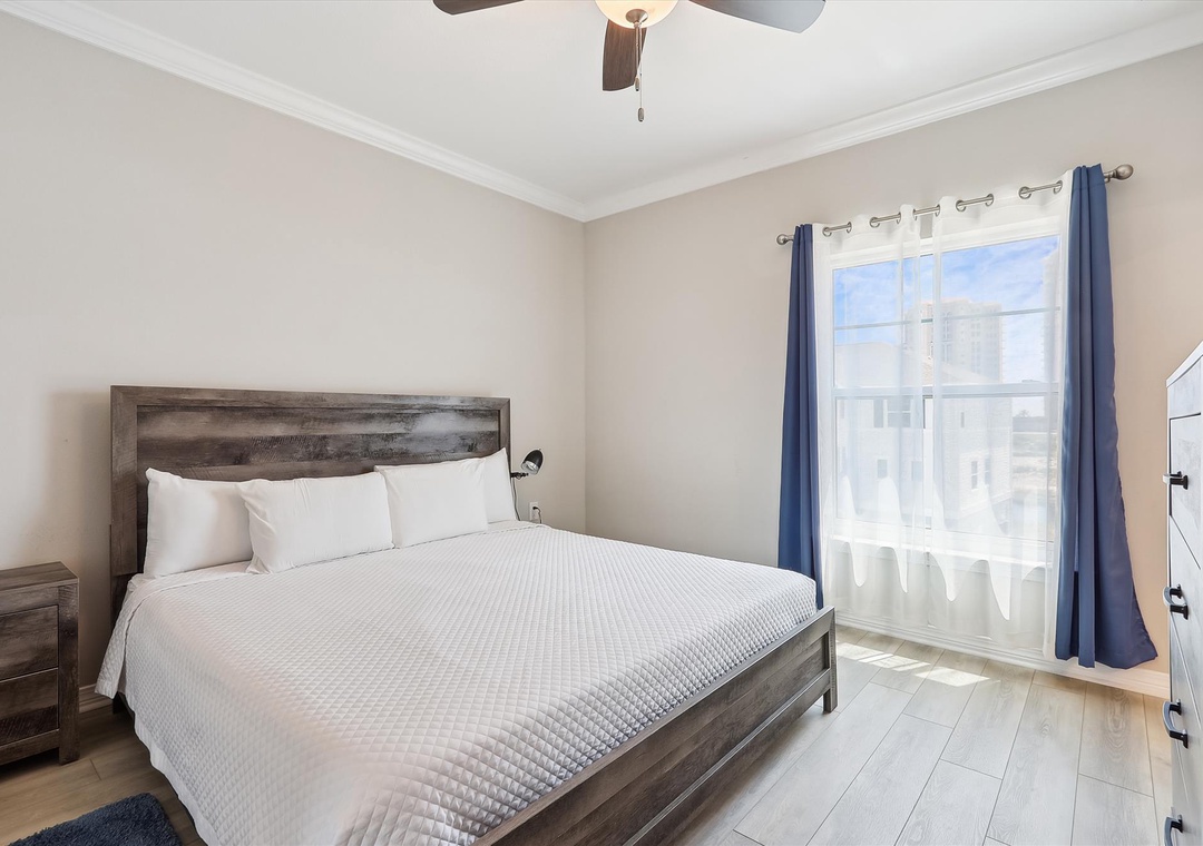 upper level-primary bedroom-124867_179